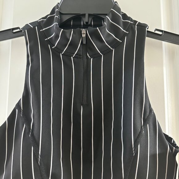 Joylab Black & White Striped Sleeveless Cropped Zip-Up Top - Picture 6 of 7